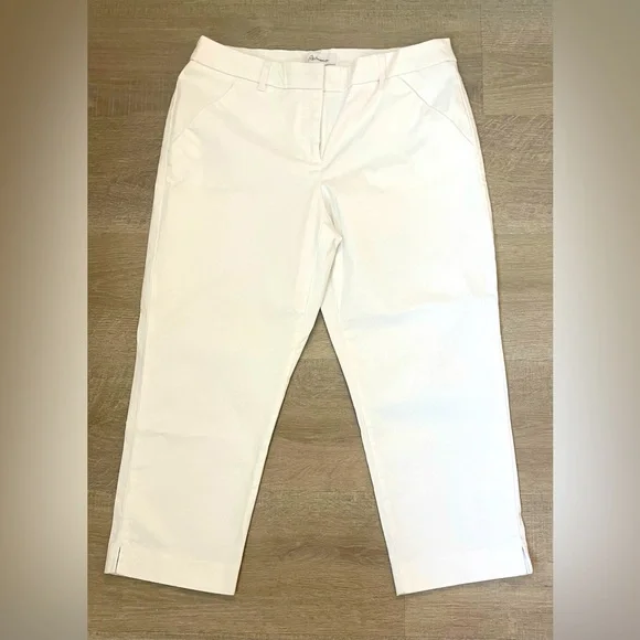 Reitmans Pants Jumpsuits Reitmans White Capris 8p Poshmark